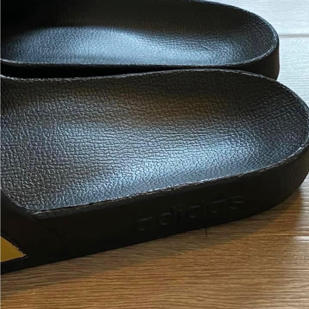 Adidas Men’s Slides - Picture 5 of 8